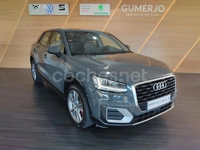 Usado Audi Q2 Design 116 CV (85 kW) 2020 Gris / plata SUV