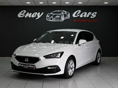 Usado Seat Leon Style 110 CV (80 kW) 2021 Blanco Berlina