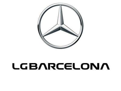 Gris / plateado Usado 2024 Mercedes CLA250e Shooting Brake AMG line Familiar | 40.900 €