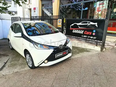 Occasion Toyota Aygo X-play 69 PK (50 kW) 2017 Wit Hatchback