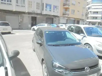 Usado VW Polo Advance 75 CV (55 kW) 2015 Marrón Utilitario