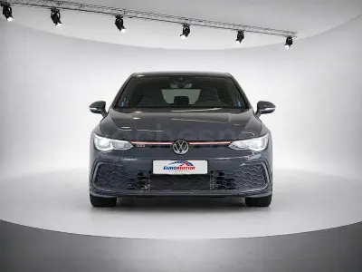 Usado VW Golf VIII GTI 245 CV (180 kW) 2022 Gris / plata Berlina