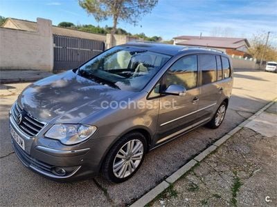 Usado VW Touran Highline 140 CV (102 kW) 2009 Gris / plata Monovolumen