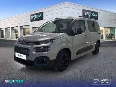 Usado Citroën Berlingo Feel 100 kW (137 CV) 2023 Gris Monovolumen