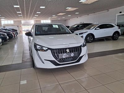 Usado Peugeot 208 Allure 100 CV (73 kW) 2022 Blanco Utilitario