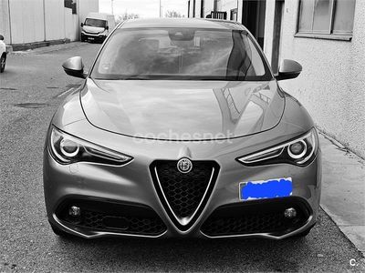 Usado Alfa Romeo Stelvio Super 180 CV (132 kW) 2017 Gris / plata SUV