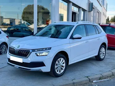 Usado Skoda Kamiq Style 110 CV (80 kW) 2023 Blanco SUV