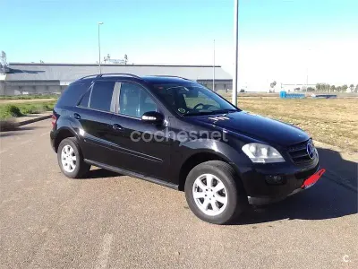 Usado Mercedes ML320 224 CV (164 kW) 2006 Negro SUV