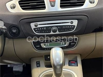 Begagnad Renault Scénic III Privilege 140 HK (102 kW) 2010 Beige Minibuss