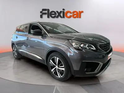 Usado Peugeot 5008 Allure 131 CV (96 kW) 2020 Gris SUV