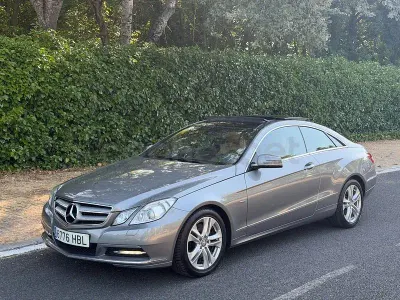 Usado Mercedes E250 204 CV (150 kW) 2011 Gris / plata Coupe