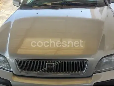 Usado Volvo S40 115 CV (84 kW) 1998 Gris / plata Berlina