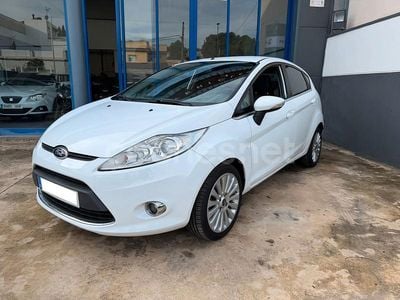 Blanco Usado 2011 Ford Fiesta Titanium Berlina | 7590 € (Un poco caro)