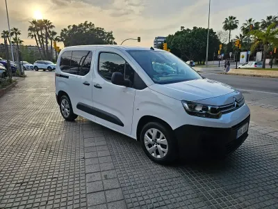 Usado Citroën Berlingo Feel 100 HP (73 kW) 2021 Branco Monovolume