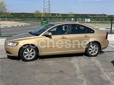 Usado Volvo S40 Momentum 136 CV (100 kW) 2007 Beige Berlina