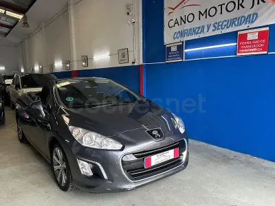 Usado Peugeot 308 CC Active 120 CV (88 kW) 2014 Gris / plata Descapotable