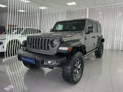 Usado Jeep Wrangler Rubicon 200 CV (147 kW) 2020 Gris / plata SUV