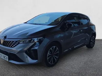 Usado Renault Clio Techno 90 CV (66 kW) 2025 Utilitario