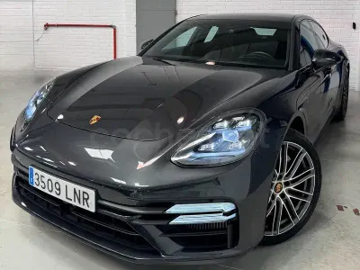 Usado Porsche Panamera Turbo S 630 CV (463 kW) 2021 Gris / plata Berlina