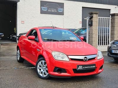 Rojo Usado 2006 Opel Tigra Enjoy Descapotable | 3600 €