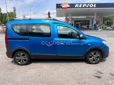 Usado Dacia Dokker Stepway 75 CV (55 kW) 2016 Azul Monovolumen