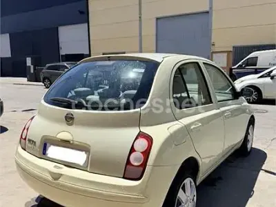 Usado Nissan Micra 80 CV (58 kW) 2006 Beige Berlina