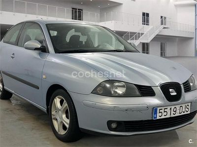 Usado Seat Ibiza Stella 100 CV (73 kW) 2005 Gris / plata Utilitario