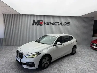 Usado BMW 118 Comfort Edition 150 CV (110 kW) 2020 Blanco Utilitario