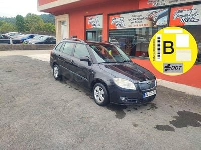 Usado Skoda Fabia 80 HP (58 kW) 2010 Preto Sedan