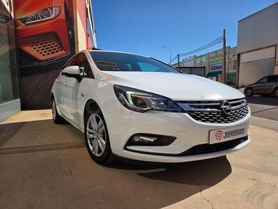 Usado Opel Astra Selective 110 CV (80 kW) 2020 Blanco Berlina