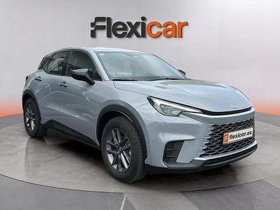 Usado Lexus LBX 136 CV (100 kW) 2025 Gris SUV