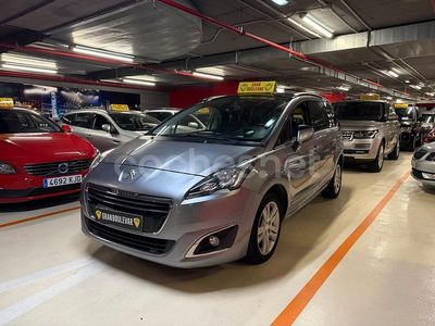 Gris / plata Usado 2015 Peugeot 5008 Allure Monovolumen | 9900 € (Precio justo)