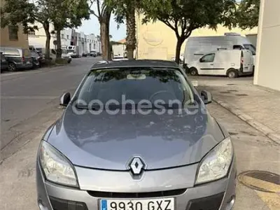 Usado Renault Mégane III Dynamique 130 CV (95 kW) 2010 Gris / plata Berlina