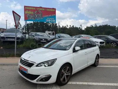 Usado Peugeot 308 SW Access 115 CV (84 kW) 2015 Blanco Familiar