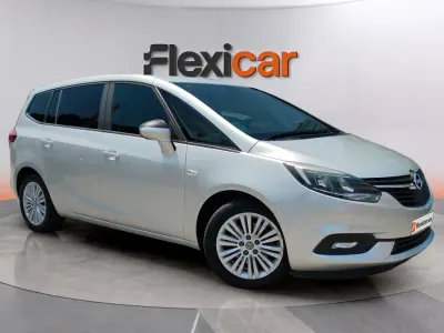 Usado Opel Zafira Tourer Excellence 134 CV (98 kW) 2018 Gris Monovolumen