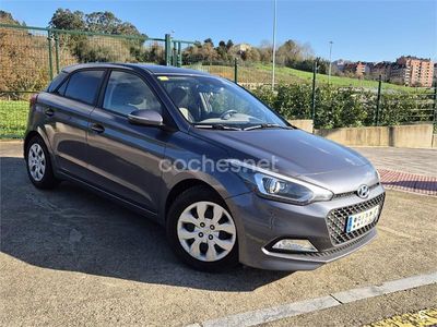 Gris / plata Usado 2018 Hyundai i20 Active Berlina | 12.900 € (Precio justo)