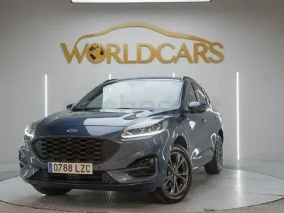 Usado Ford Kuga ST-Line 225 CV (165 kW) 2022 Gris / plata SUV