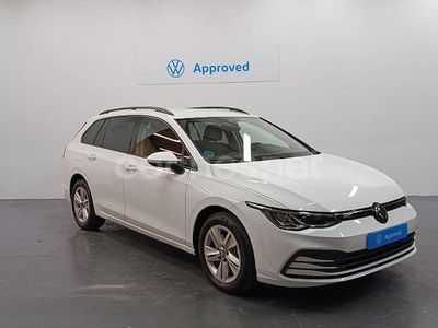 Blanco Usado 2023 VW Golf VIII Life Familiar | 26.900 € (Un poco caro)