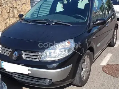 Usado Renault Scenic E-Tech Dynamique 130 CV (95 kW) 2006 Negro Monovolumen