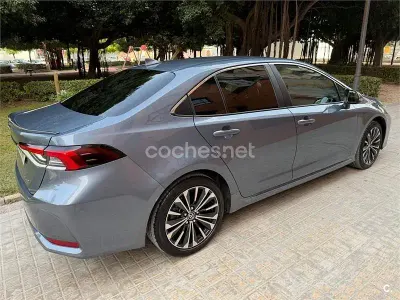 Usado Toyota Corolla Style 140 CV (102 kW) 2024 Gris / plata Berlina