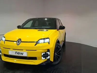 Usado Renault 5 E-Tech Iconic 110 kW (150 CV) 2026 Amarillo Berlina