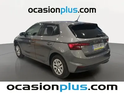 Usado Skoda Fabia Selection 95 CV (69 kW) 2025 Gris Berlina