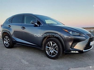 Usado Lexus NX300h Executive Line 197 CV (144 kW) 2019 Gris / plata SUV