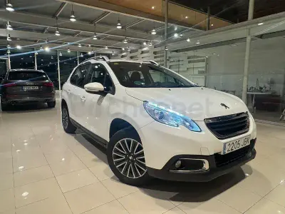 Usado Peugeot 2008 Access 82 CV (60 kW) 2014 Blanco SUV