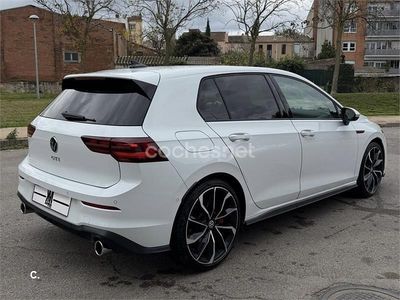Usado VW Golf VIII GTI 245 CV (180 kW) 2021 Blanco Berlina