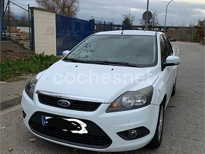 Usado Ford Focus Trend 109 CV (80 kW) 2009 Blanco Berlina