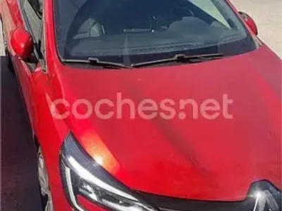 Używany Renault Clio V Zen 100 KM (73 kW) 2020 Czerwony Sedan/Limuzyna