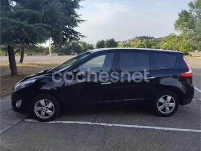 Usado Renault Grand Scénic Dynamique 110 CV (80 kW) 2011 Negro Monovolumen