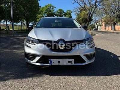 Begagnad Renault Mégane IV LIMITED 140 HK (102 kW) 2020 Grå Sedan