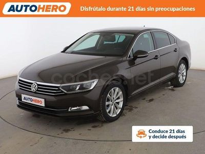 Gris Usado 2017 VW Passat Advance Berlina | 17.799 € (Precio justo)